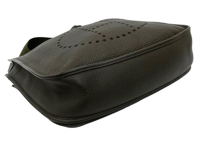 Borsa a Spalla Hermès Evelyn 3 GM in Pelle Taurillon Clémence Cachi - vista 7