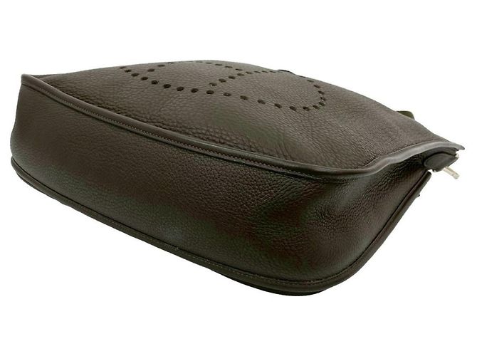 Borsa a Spalla Hermès Evelyn 3 GM in Pelle Taurillon Clémence Cachi - vista 8