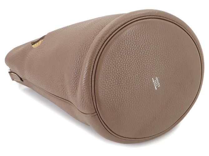 Borsa a mano Mangeoire GM di Hermès Taupe - vista 4
