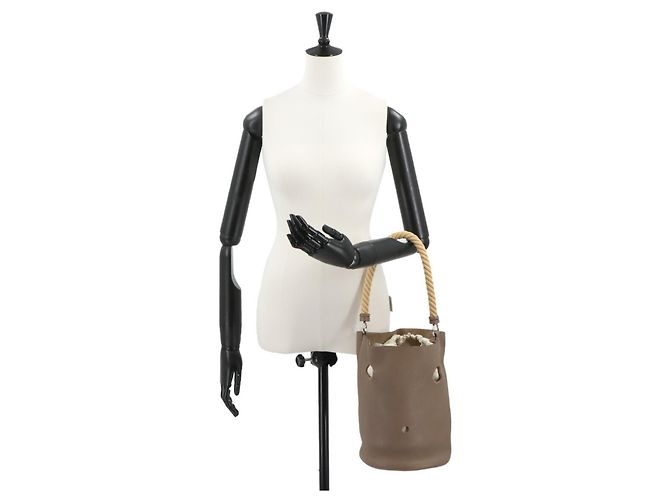 Borsa a mano Mangeoire GM di Hermès Taupe - vista 9