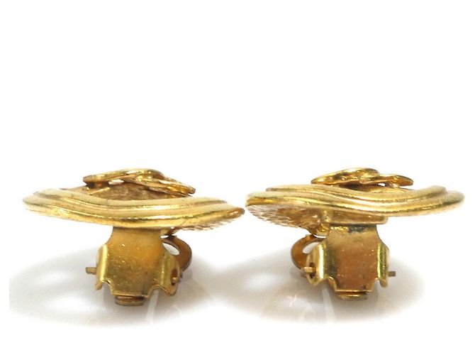 Orecchini a clip in metallo dorato Chanel Coco Mark D'oro - vista 3