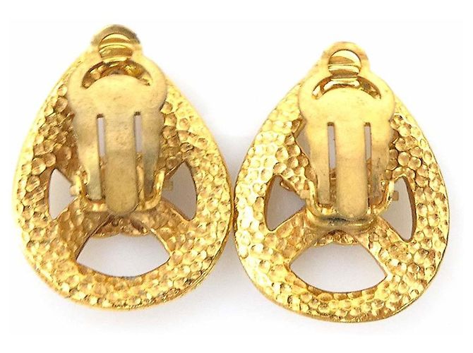 Orecchini a clip in metallo dorato Chanel Coco Mark D'oro - vista 4