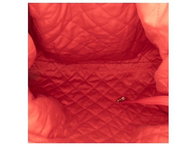 Chanel 22 Rucksack aus rotem gestepptem glänzendem Kalbsleder Large - Ansicht 4
