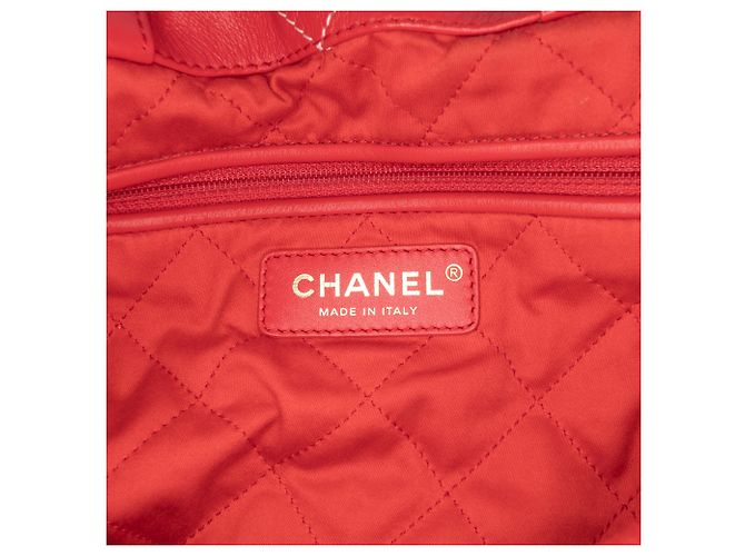 Chanel 22 Rucksack aus rotem gestepptem glänzendem Kalbsleder Large - Ansicht 5
