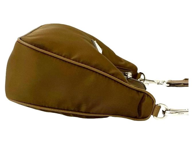 Bolso de nylon Saffiano con hardware de logo triangular Prada Castaño - vista 6