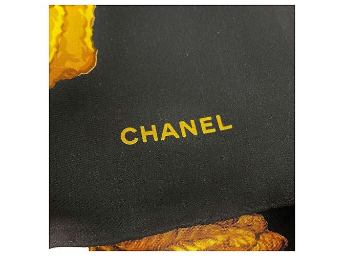 Foulard in seta con stampa floreale nera e dorata di Chanel Nero D'oro - vista 3