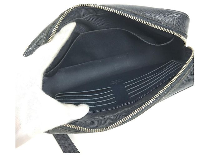 Pochette Kasai in Taiga di Louis Vuitton Blu navy - vista 12