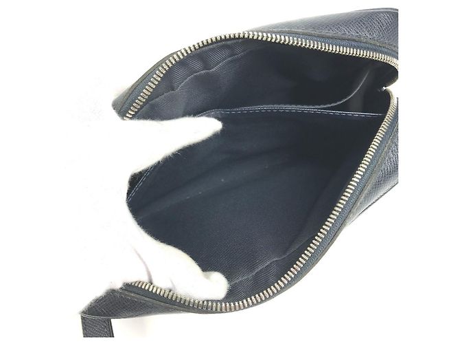 Pochette Kasai in Taiga di Louis Vuitton Blu navy - vista 15