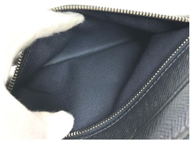 Pochette Kasai in Taiga di Louis Vuitton Blu navy - vista 18