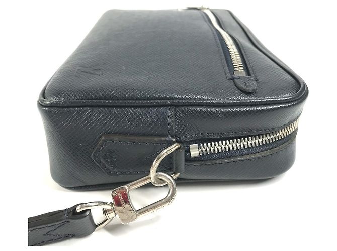 Pochette Kasai in Taiga di Louis Vuitton Blu navy - vista 3