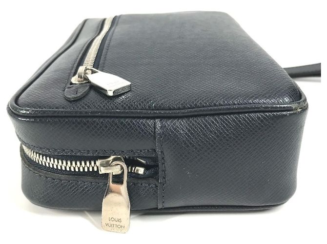 Pochette Kasai in Taiga di Louis Vuitton Blu navy - vista 4