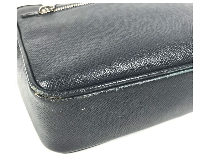 Pochette Kasai in Taiga di Louis Vuitton Blu navy - vista 6