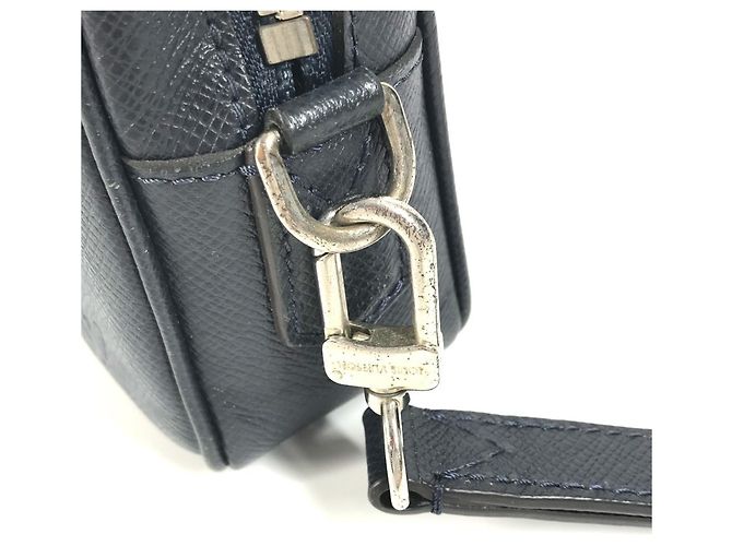 Pochette Kasai in Taiga di Louis Vuitton Blu navy - vista 8