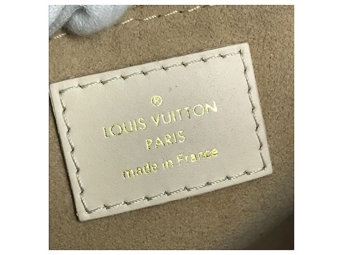 Borsa Box Souple Petite Malle Monogram Empreinte Louis Vuitton Bianco - vista 15