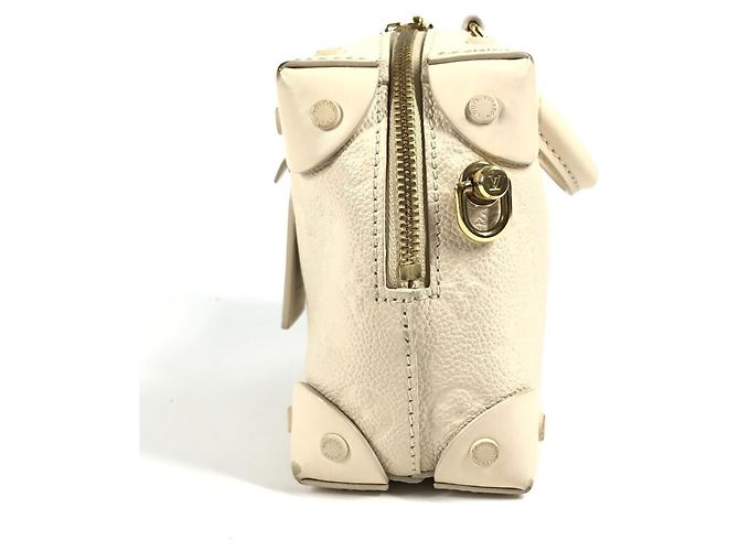 Borsa Box Souple Petite Malle Monogram Empreinte Louis Vuitton Bianco - vista 4