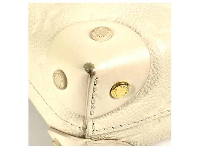 Borsa Box Souple Petite Malle Monogram Empreinte Louis Vuitton Bianco - vista 6