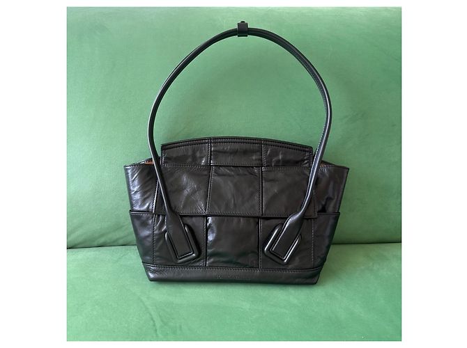 Borsa a mano Bottega Veneta Arco Slouch 33 in pelle nera Nero - vista 2