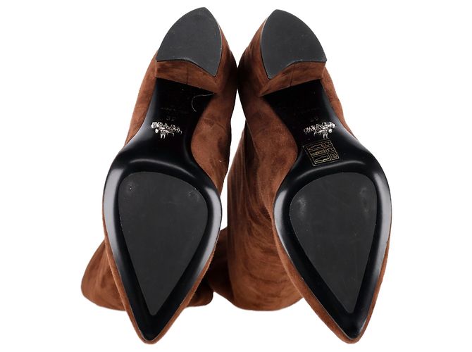Prada kniehohe Stiefel mit spitzem Zehen aus braunem Wildleder - Ansicht 6