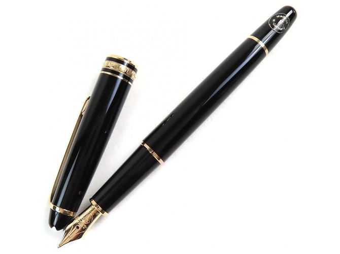 Pluma Montblanc Meisterstück 14K Negro Dorado - vista 3