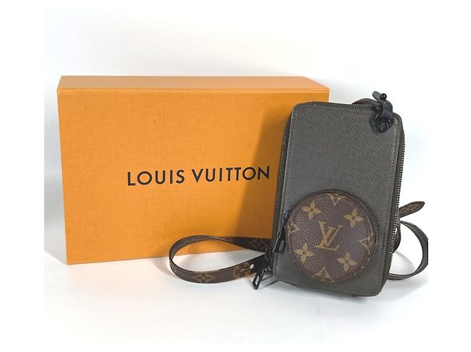Schultertasche Phone Box Monogramm Taiga Louis Vuitton Braun - Ansicht 13