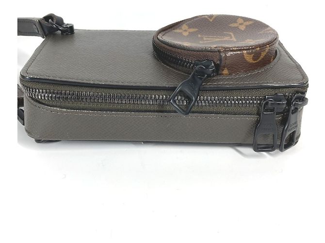 Schultertasche Phone Box Monogramm Taiga Louis Vuitton Braun - Ansicht 2