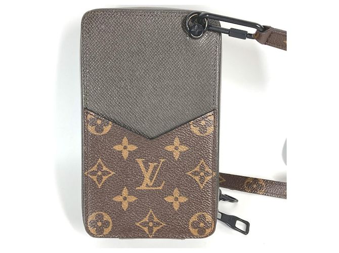 Schultertasche Phone Box Monogramm Taiga Louis Vuitton Braun - Ansicht 7