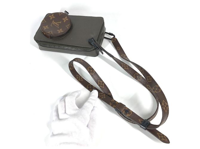 Schultertasche Phone Box Monogramm Taiga Louis Vuitton Braun - Ansicht 8