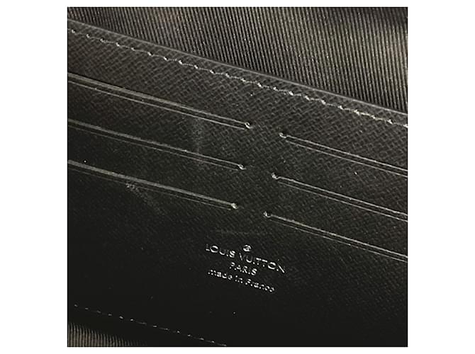 Billetera Soft Trunk Monogram Eclipse Louis Vuitton Negro Monograma - vista 14