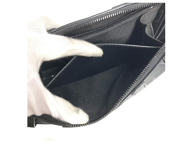 Billetera Soft Trunk Monogram Eclipse Louis Vuitton Negro Monograma - vista 15