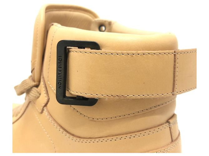 Sneakers alte con lacci Rivoli MS0167 di Louis Vuitton Beige - vista 9