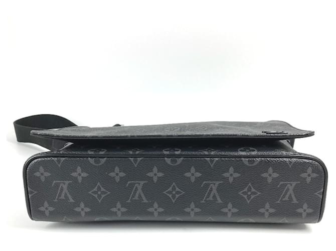 Borsa a Spalla District PM in Monogram Eclipse di Louis Vuitton Nero Monogramma - vista 3