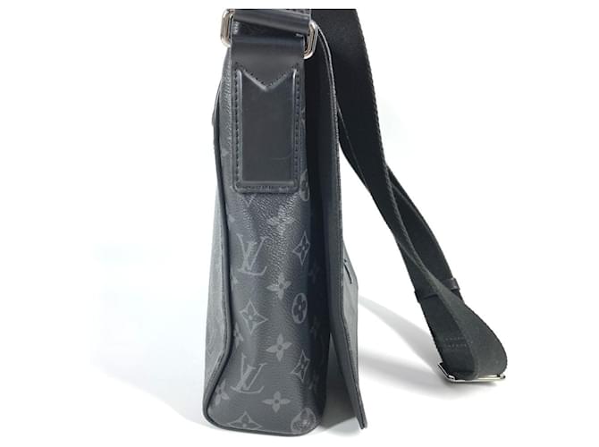 Borsa a Spalla District PM in Monogram Eclipse di Louis Vuitton Nero Monogramma - vista 4
