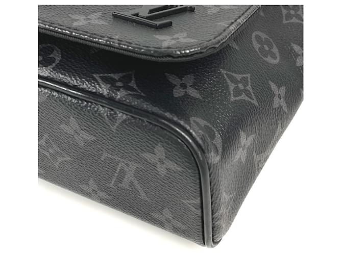 Borsa a Spalla District PM in Monogram Eclipse di Louis Vuitton Nero Monogramma - vista 8