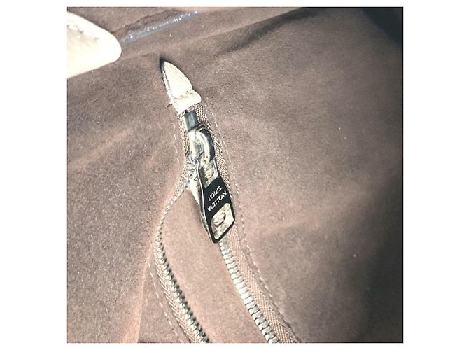 Borsa Tote Louis Vuitton Monogram Mahina Babylon PM Beige - vista 12