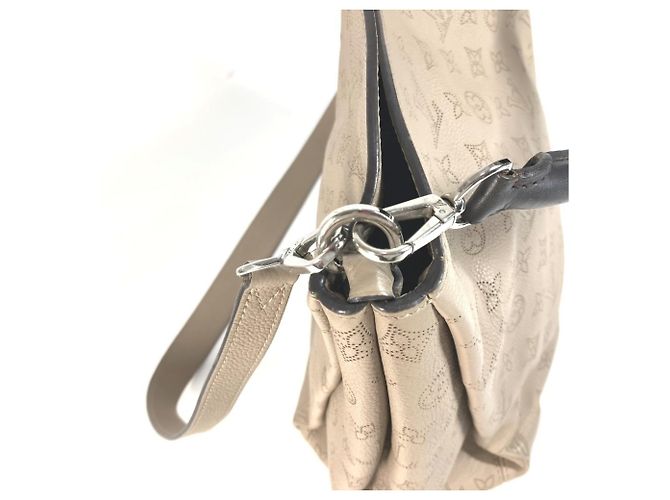 Borsa Tote Louis Vuitton Monogram Mahina Babylon PM Beige - vista 9