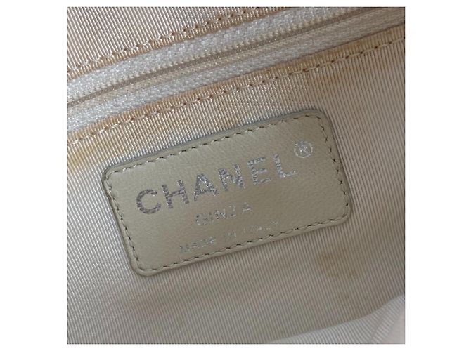 CHANEL Effimero Esclusiva Giappone Logo CC Coco Mark Borsa a Spalla Verticale con Doppia Catena Bianco Giallo - vista 18