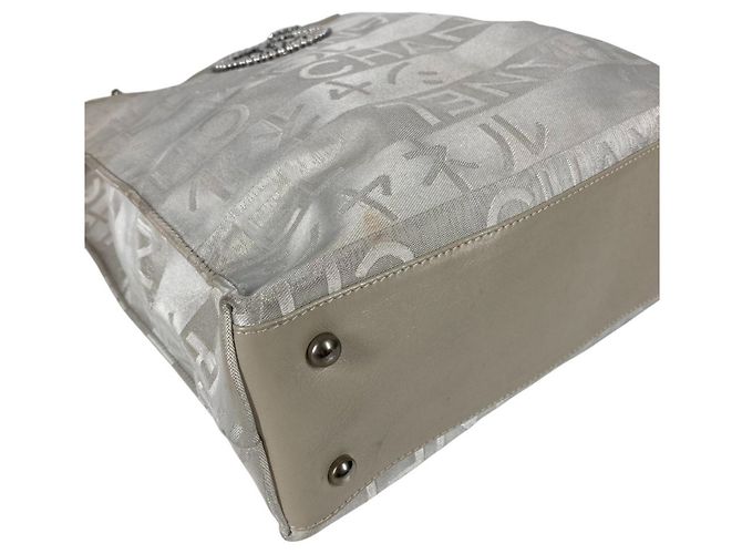 CHANEL Effimero Esclusiva Giappone Logo CC Coco Mark Borsa a Spalla Verticale con Doppia Catena Bianco Giallo - vista 6
