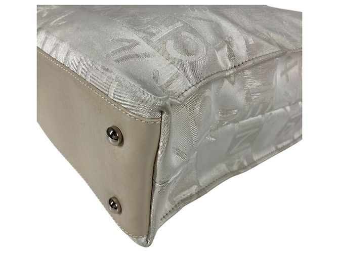 CHANEL Effimero Esclusiva Giappone Logo CC Coco Mark Borsa a Spalla Verticale con Doppia Catena Bianco Giallo - vista 8