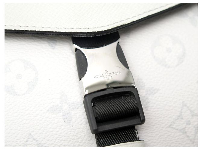 NUOVA BORSA MESSENGER LOUIS VUITTON OUTDOOR M30411 MONOGRAM ECLIPSE CON PATTA Bianco - vista 6
