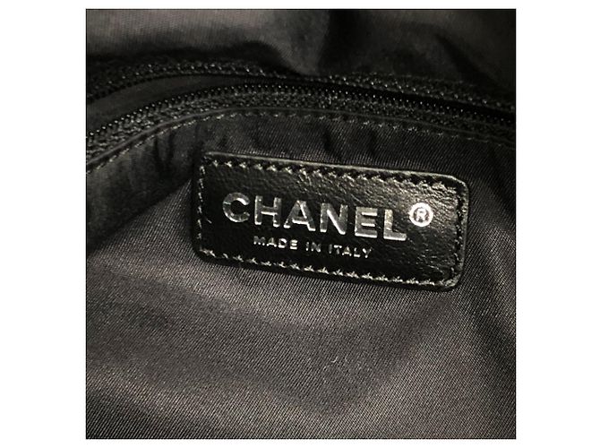 Chanel Tote Bag aus Leder mit schwarzem Emaille-Finish - Ansicht 10