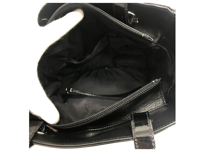 Chanel Tote Bag aus Leder mit schwarzem Emaille-Finish - Ansicht 9