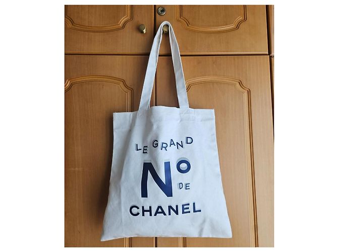 Bolso tote Chanel de lona de algodón blanco - vista 2
