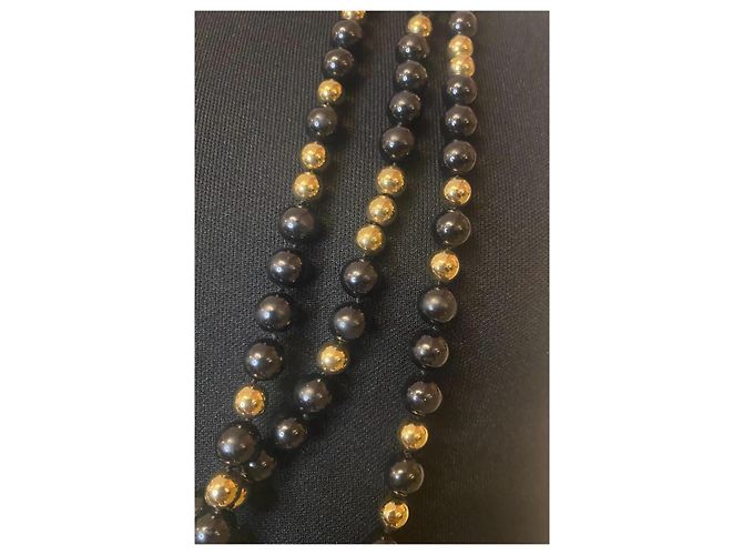 Collana a 3 fili extra lunga 4 CC in perle specchiate nere e dorate 16S di Chanel Nero Gold hardware - vista 4