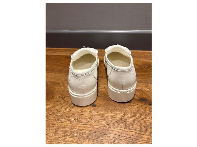 Mocassini Chanel Turnlock CC 38,5 Bianco - vista 14
