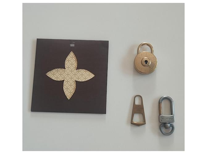 Louis Vuitton Lot accessoires sac à main Argenté Doré - vue 2