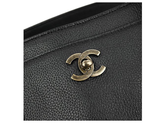 Chanel Cerf Executive Tote aus Leder Mittel Schwarz - Ansicht 3