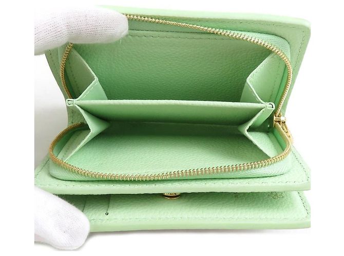 Louis Vuitton Bi-fold Wallet in Green Monogram Empreinte - view 4