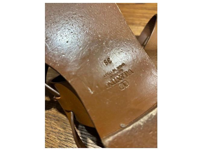 Valentino Garavani V logo Sandals 39 Marrone - vista 4