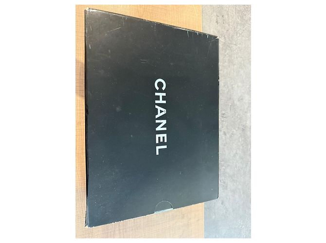 Borsa a mano Chanel Timeless Classic 25 in pelle d'agnello nera Nero - vista 6