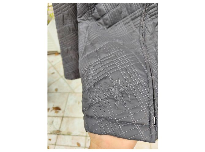 Sublime kurze gesteppte graue Burberry-Jacke Größe 42 FR / L-XL mit gesticktem Logo - Ansicht 4